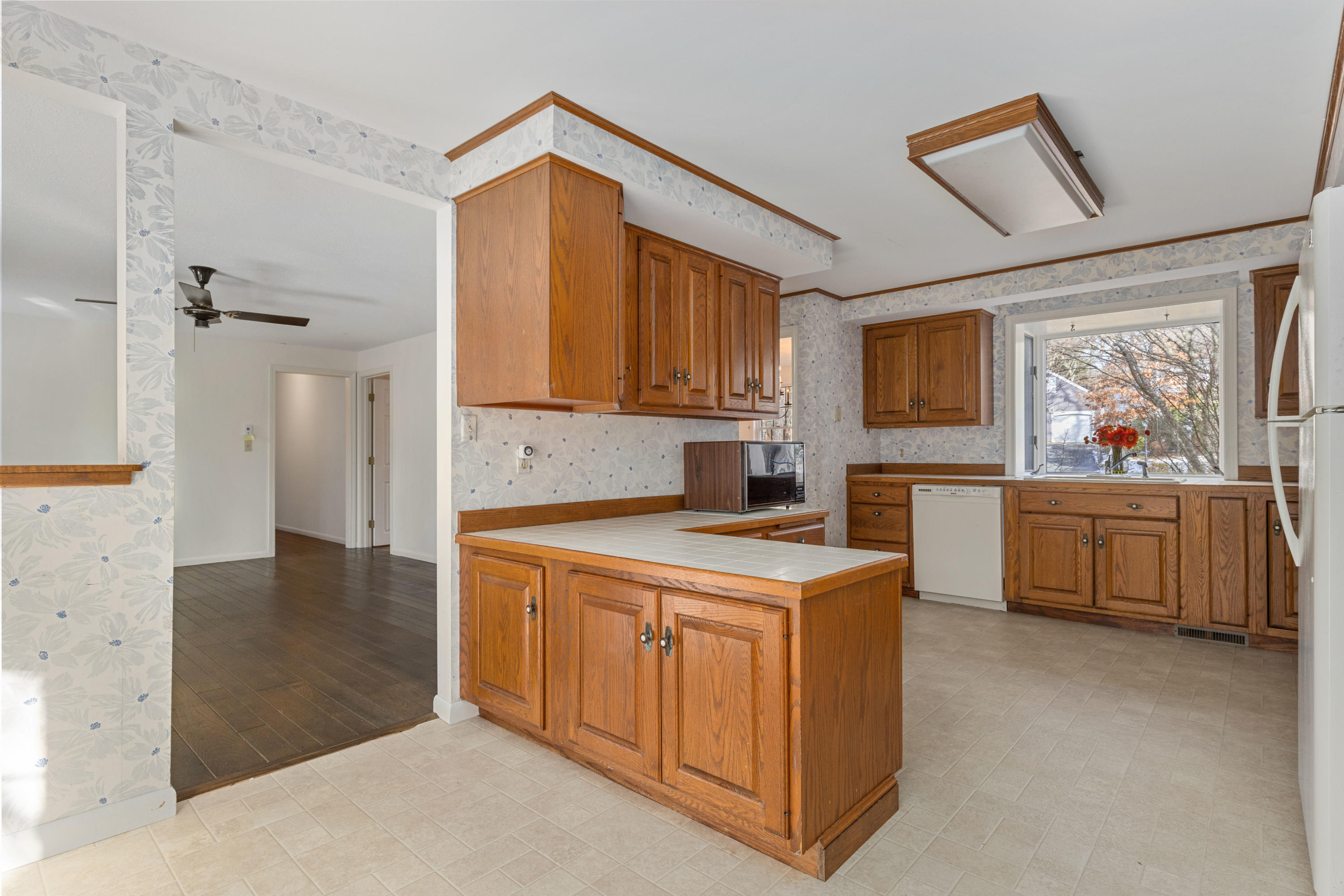 49 Quasons Path Brewster, MA 02631 - Photo 13 of 46 49QuaLR-16