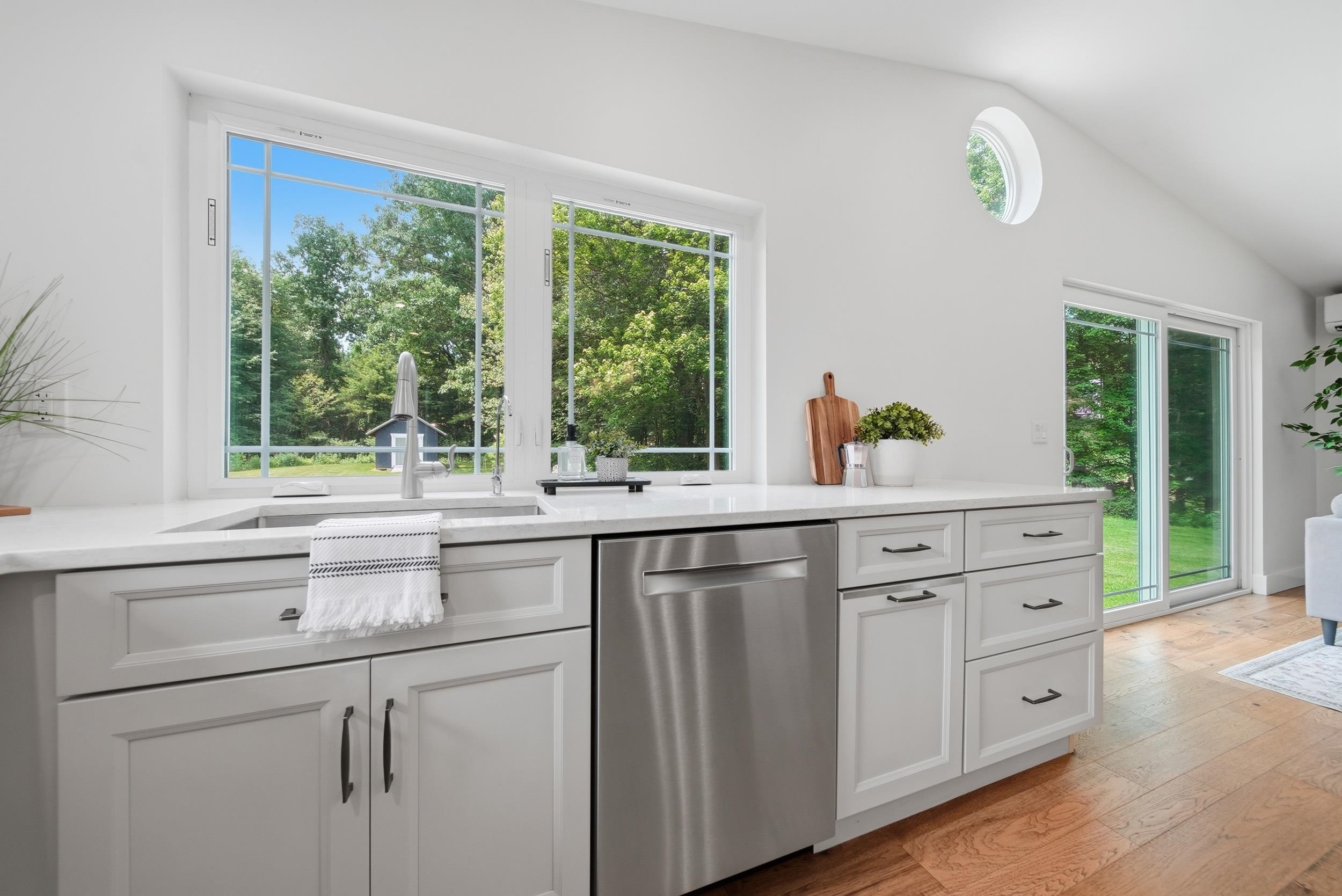 155 Lancaster Farm Road Salem, NH 03079 - Photo 13 of 55