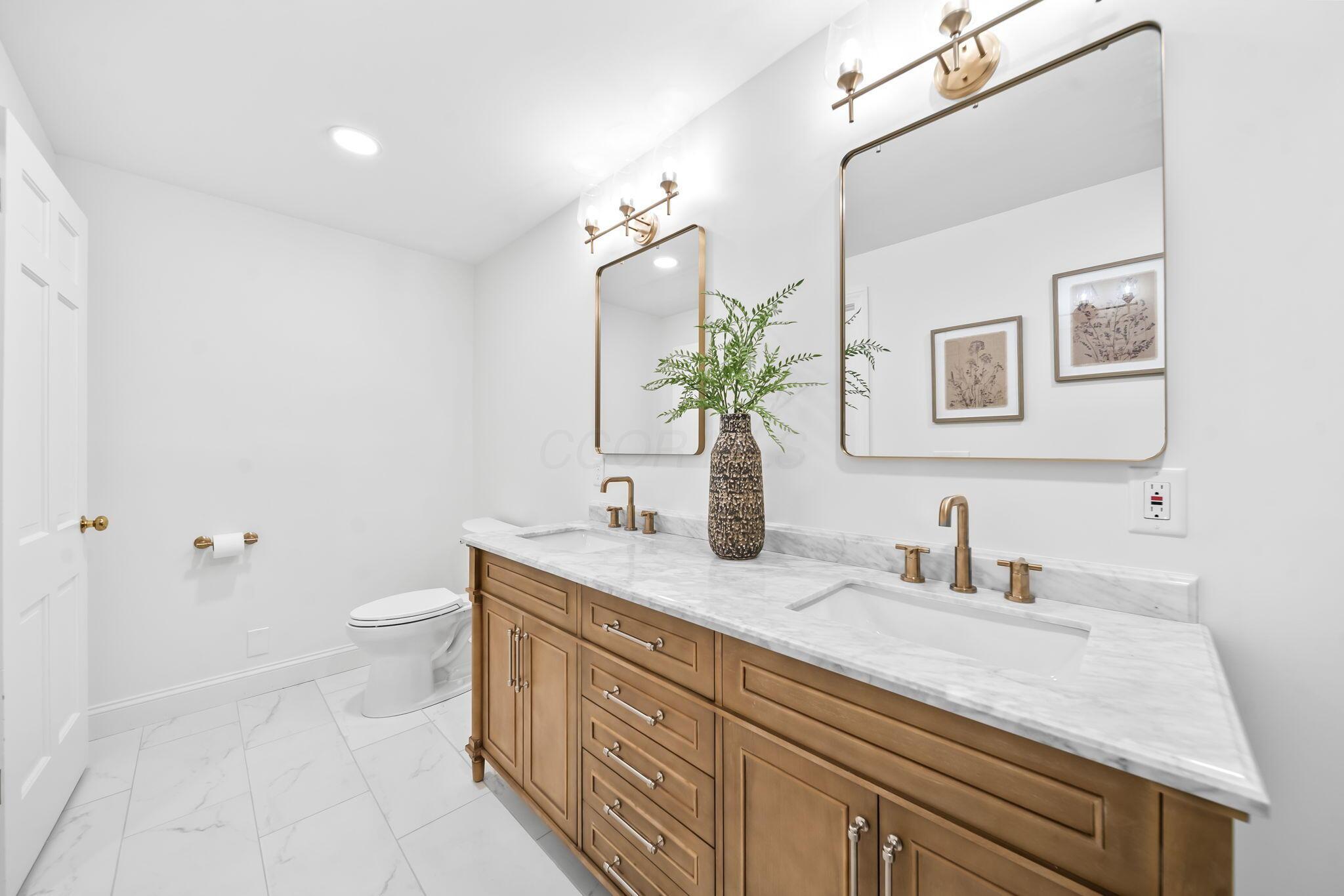 188 Croswell Road Columbus, OH 43214 - Photo 25 of 50 Primary Bath