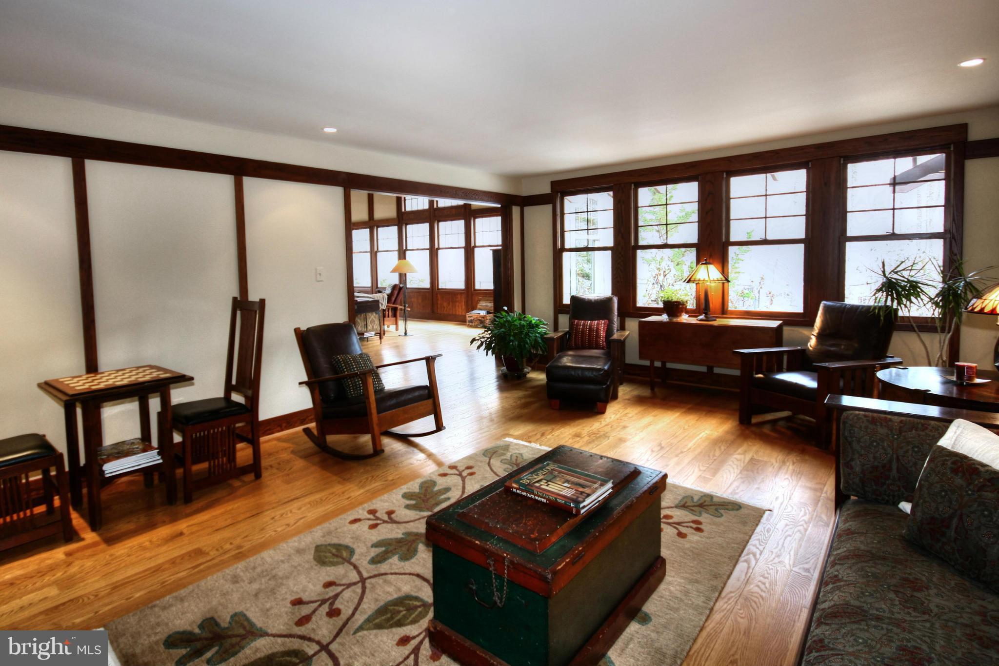 605 Clear Spring Road Great Falls, VA 22066 - Photo 7 of 30 Living Room