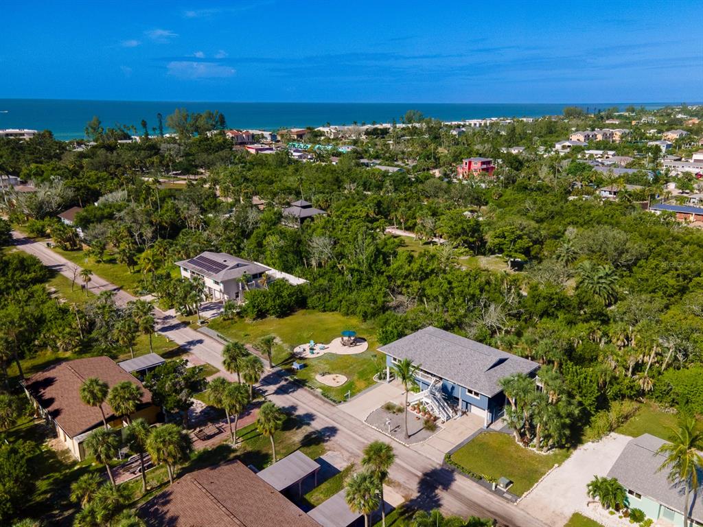 681 Gulf Bay Road Longboat Key, FL 34228 - Photo 6 of 10