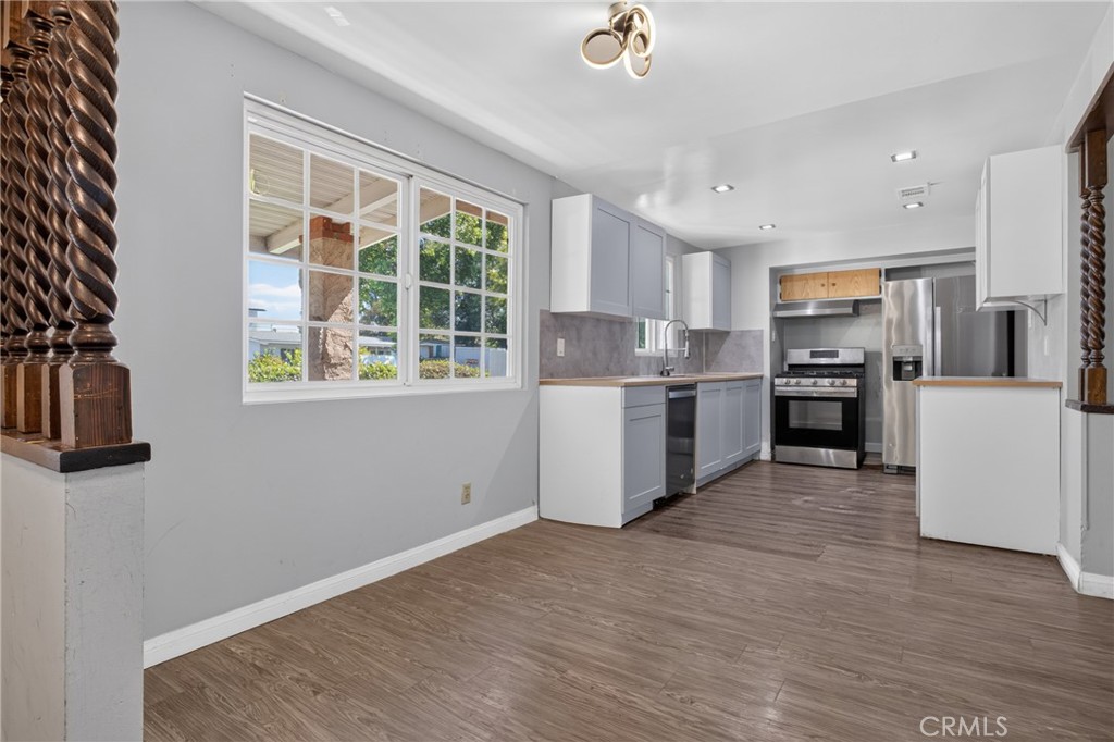 19448 Blythe Street Reseda, CA 91335 - Photo 14 of 37
