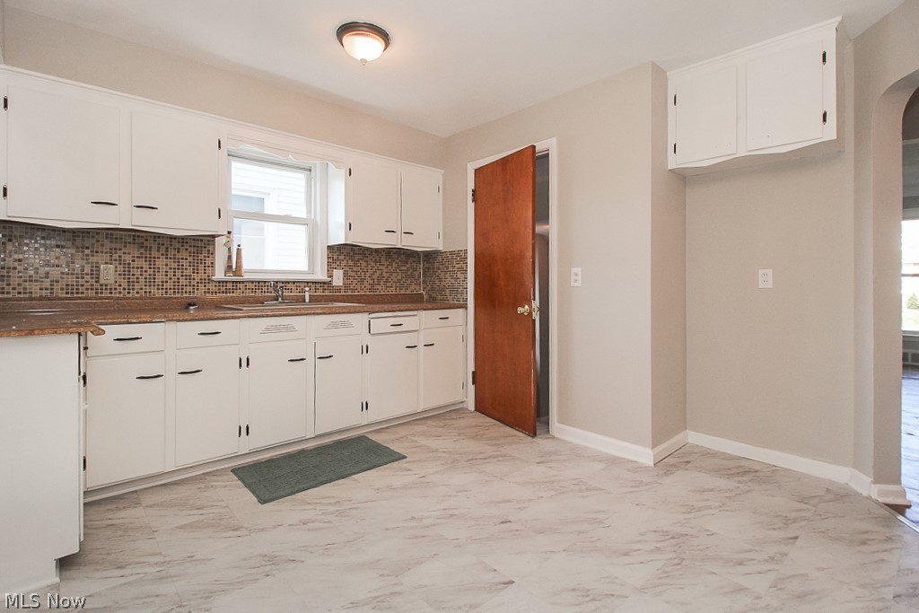 13010 Grannis Road Cleveland, OH 44125 - Photo 4 of 30 Gallery Image 4