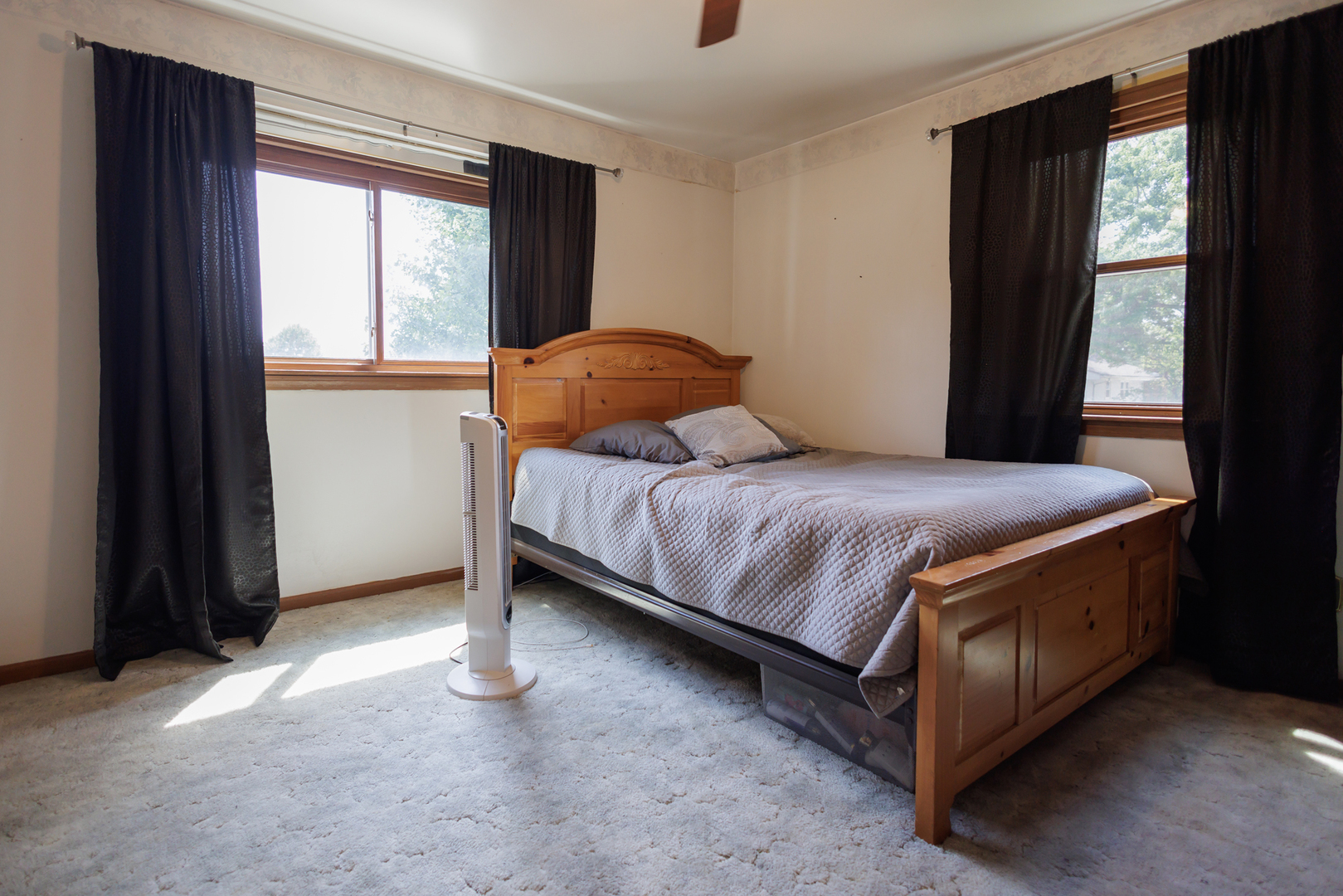824 South McKinley Avenue Kankakee, IL 60901 - Photo 21 of 58 a bedroom with a bed and a window