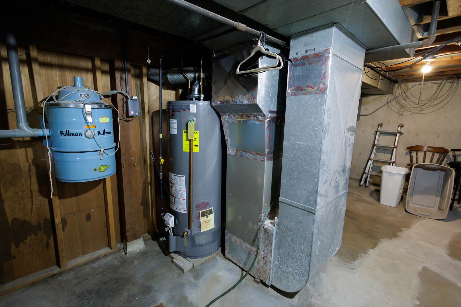 824 South McKinley Avenue Kankakee, IL 60901 - Photo 39 of 58 a view of storage and utility room