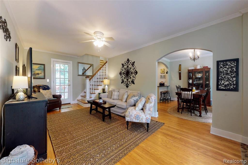 90 Mapleton Road Grosse Pointe Farms, MI 48236 - Photo 3 of 43