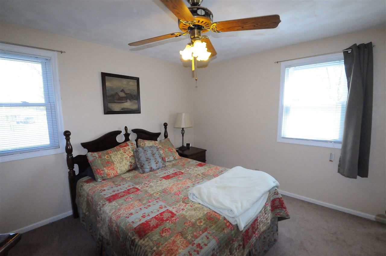 6912 North Camelot Road Peoria, IL 61615 - Photo 16 of 18 Gallery Image 16