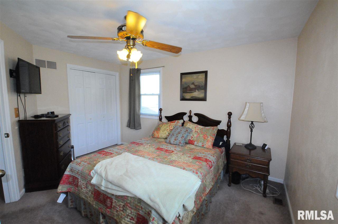 6912 North Camelot Road Peoria, IL 61615 - Photo 17 of 18 Gallery Image 17