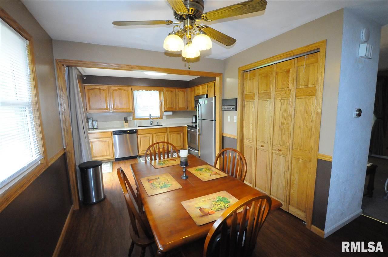 6912 North Camelot Road Peoria, IL 61615 - Photo 6 of 18 Gallery Image 6