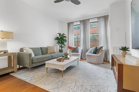 $549,500 | 519 Harrison Avenue, Unit D314, Boston, MA 02118