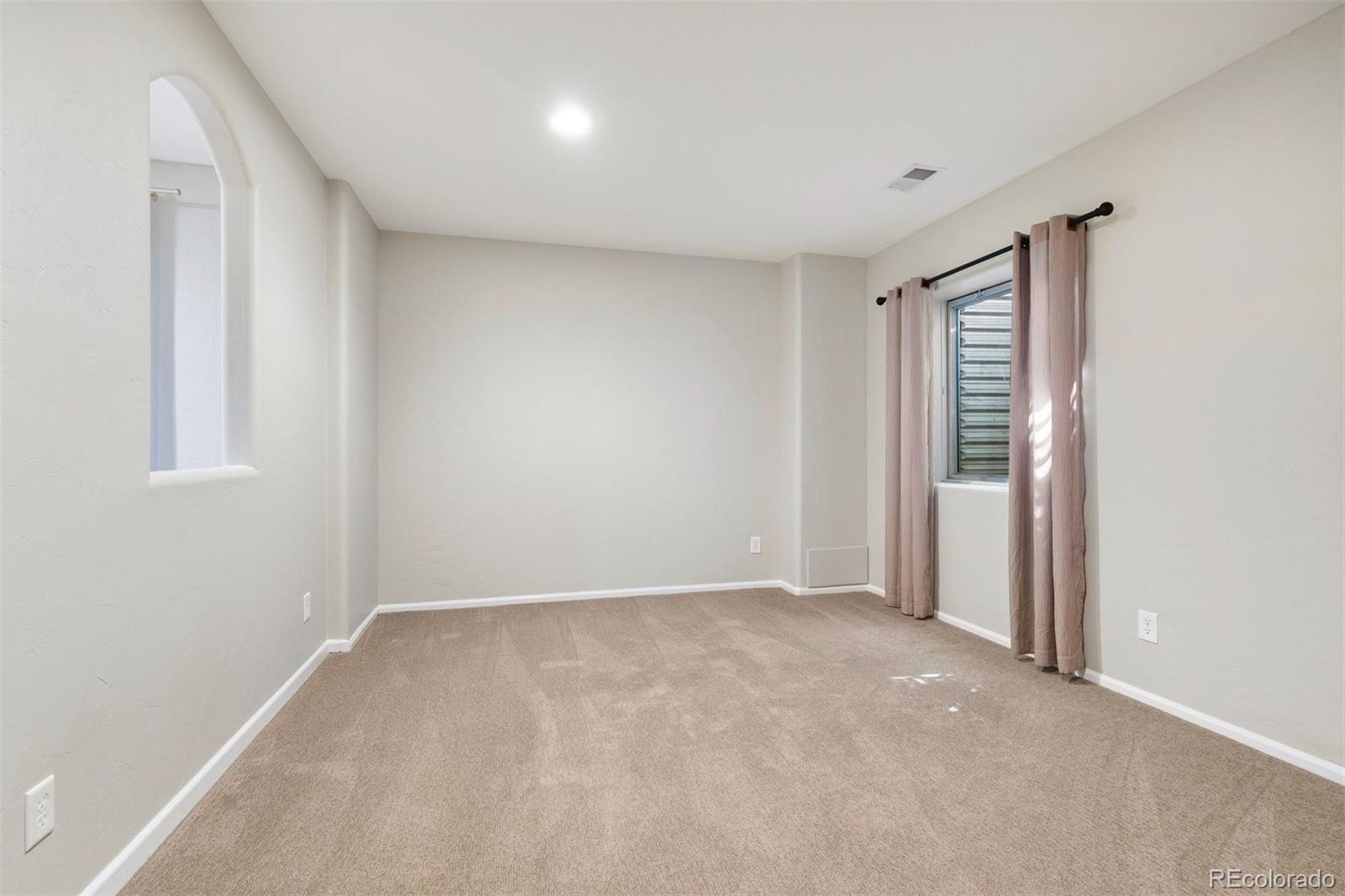 10126 Rustic Redwood Way Highlands Ranch, CO 80126 - Photo 34 of 45 Gallery Image 34