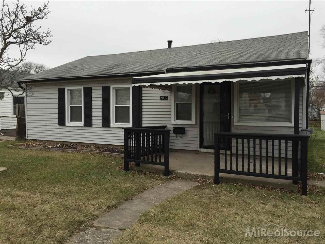 25617 Hayes Road Warren, MI 48089 - Photo 1 of 11 31223536.JPG
