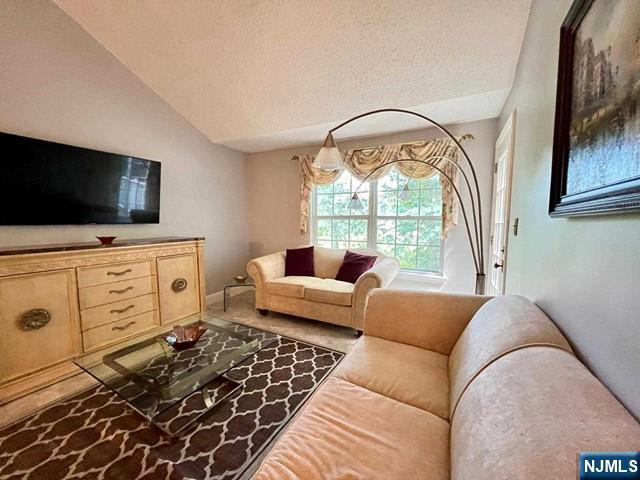 1029 Castle Road Mahwah, NJ 07430 - Photo 8 of 18