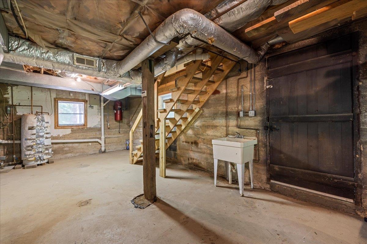 6614 Middlebrook Road Raphine, VA 24472 - Photo 41 of 52 a view of entryway