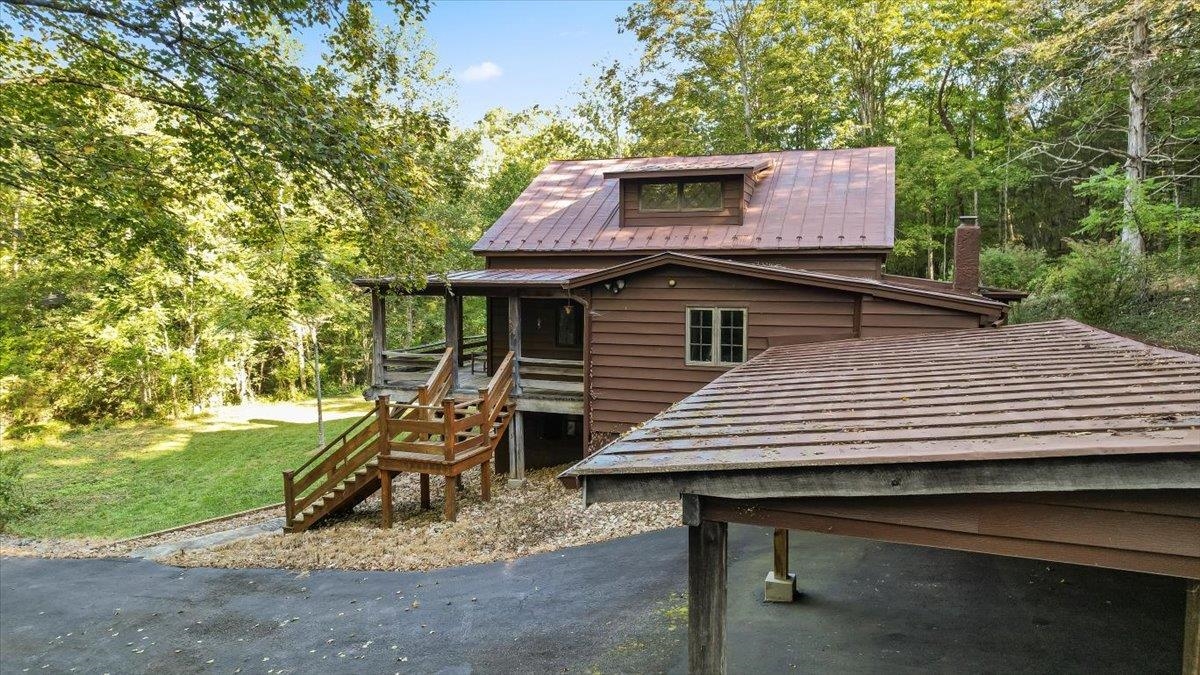 6614 Middlebrook Road Raphine, VA 24472 - Photo 9 of 52 a front view of a house with yard