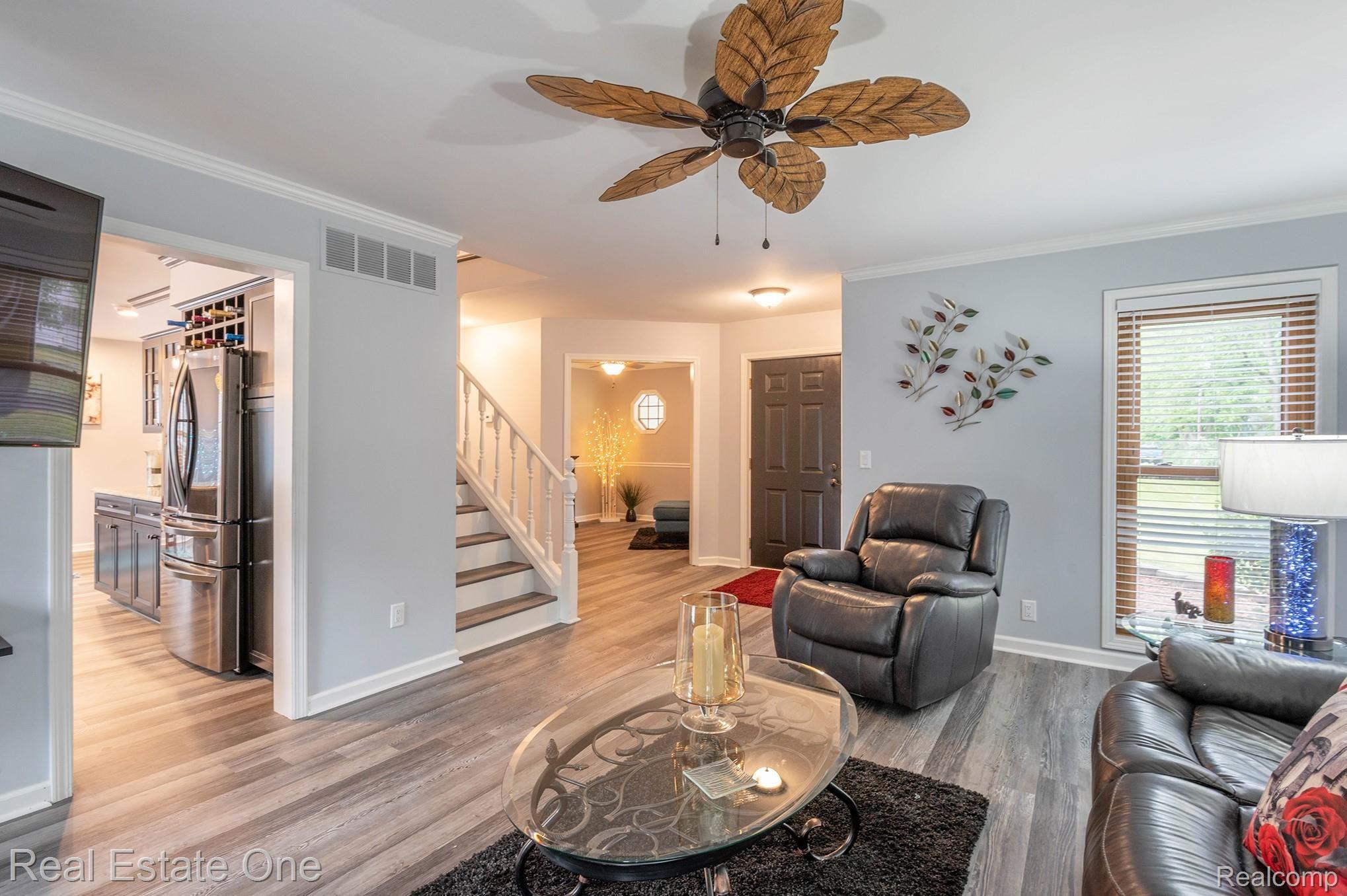 4293 Rural Street Waterford, MI 48329 - Photo 6 of 56 Living Room View 1