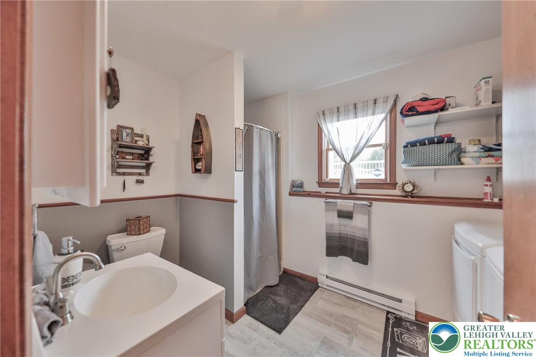 1040 Stagecoach Road West Lehighton, PA 18235 - Photo 41 of 78 Bathroom - Lower level