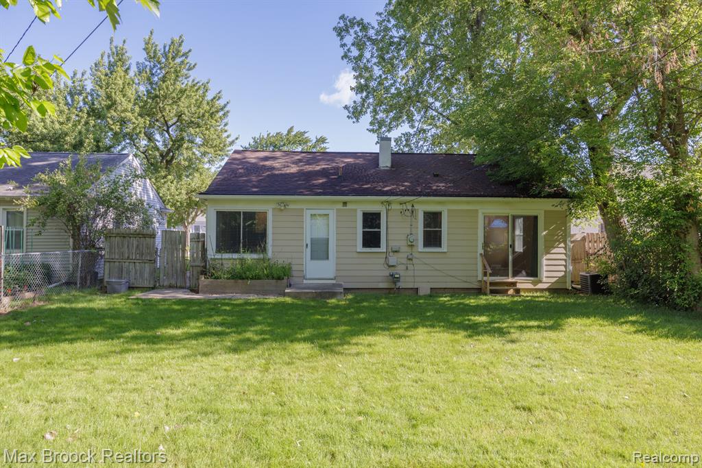 15711 West 14 Mile Road Franklin, MI 48025 - Photo 16 of 18
