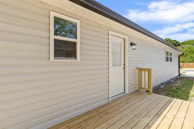 $300,000 | 109 West Poplar Street, Stanley, NC 28164