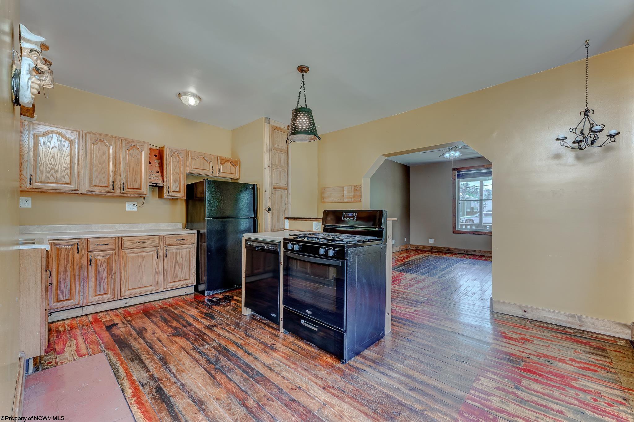 1 3rd Point Point Marion, PA 15474 - Photo 4 of 28 Gallery Image 4