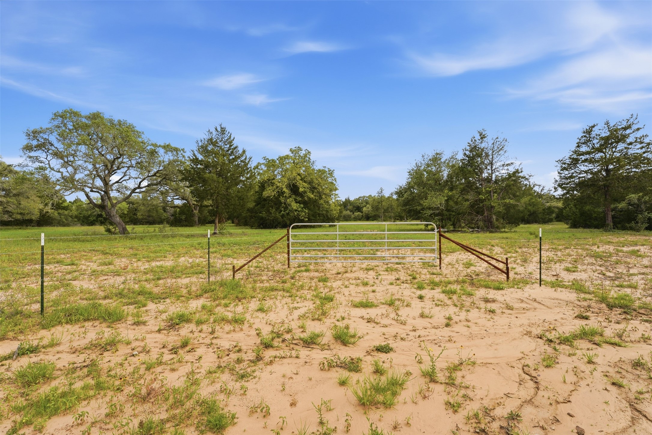 1165 Cr 213 Road Weimar, TX 78962 - Photo 32 of 50 a view of a tennis court