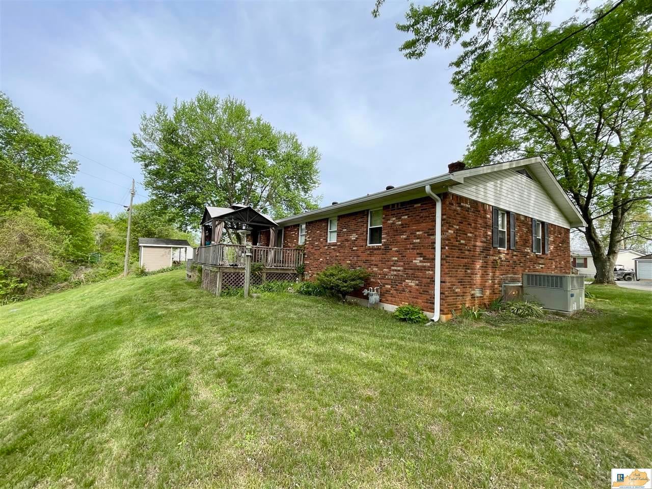 525 Hilltop View Road Summer Shade, KY 42166 - Photo 13 of 16 Gallery Image 13