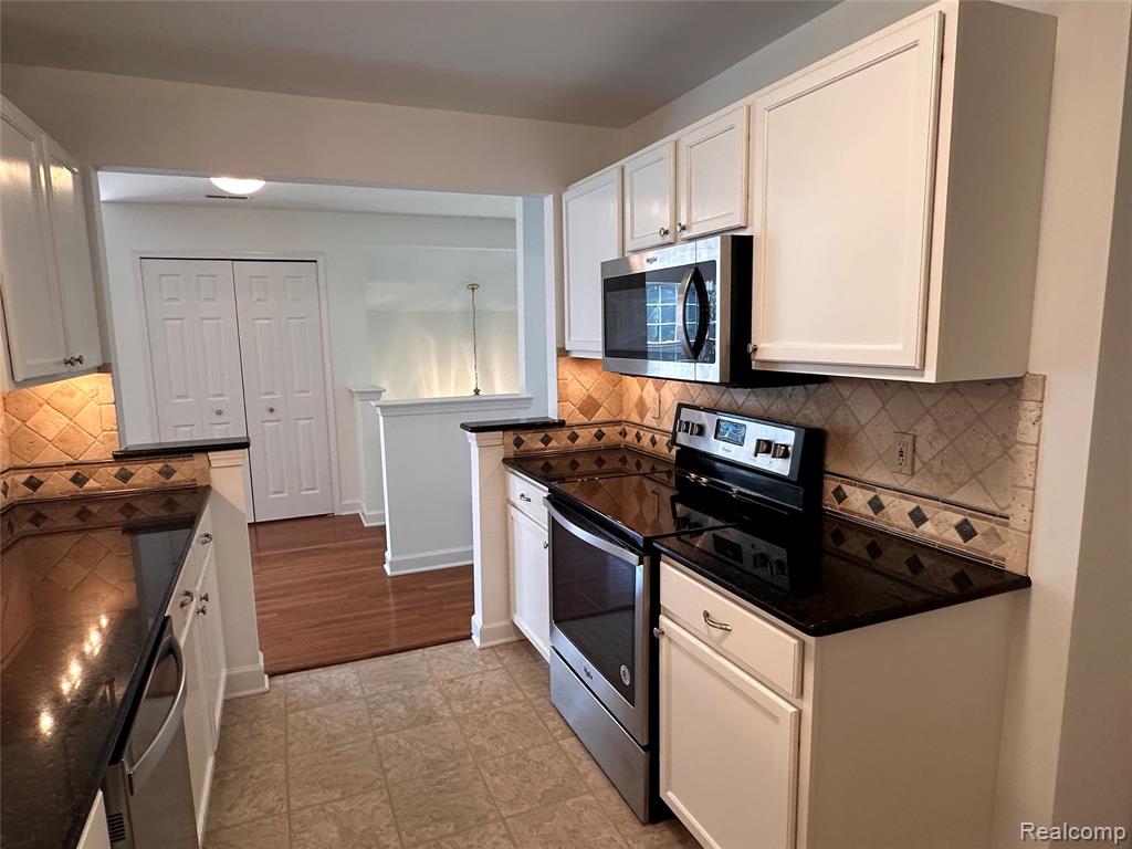 1772 Flagstone Circle Rochester, MI 48307 - Photo 17 of 36