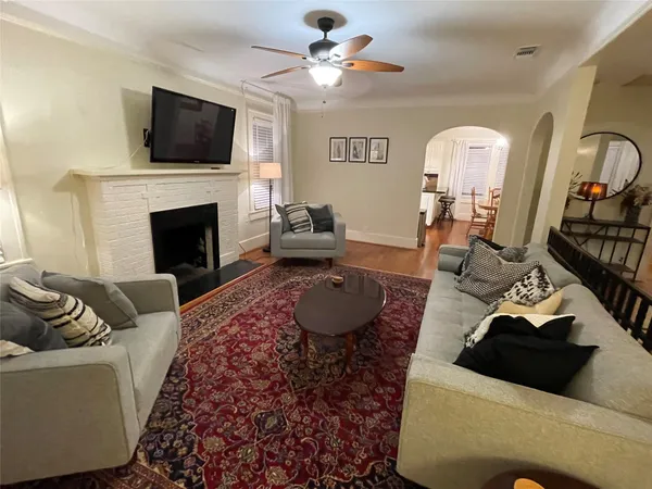 $2,730 | 1604 Castle Court, Houston, TX 77006