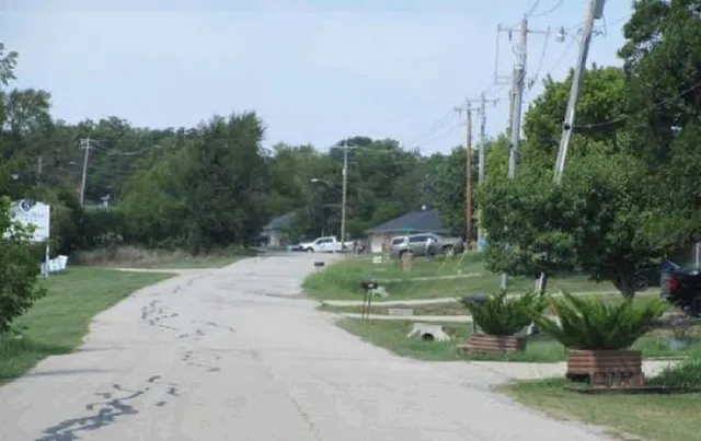 $186,300 | 300 Ridgeway Drive, Blue Ridge, TX 75424