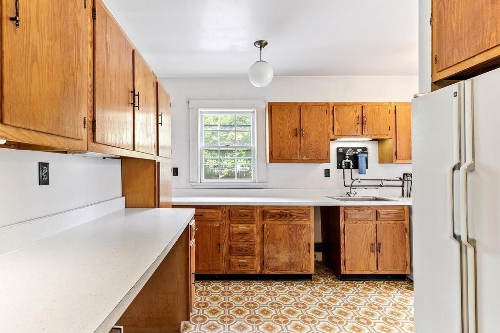 25 Stanton Road Brookline, MA 02445 - Photo 8 of 35