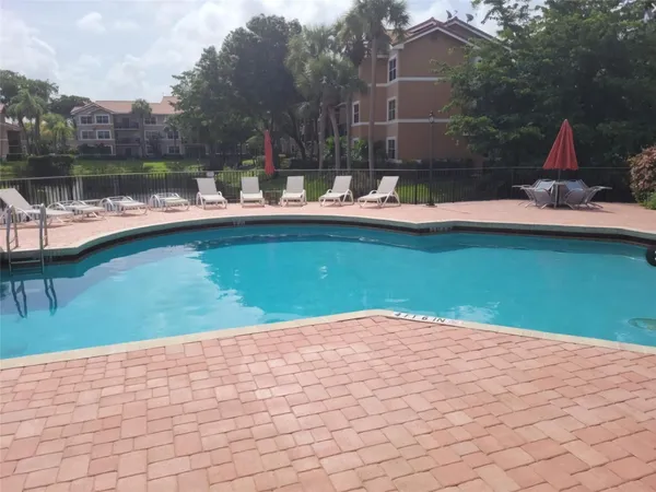 $2,050 | 8741 Wiles Road, Unit 305, Coral Springs, FL 33067