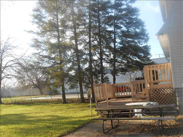 834 Cole Road Monroe, MI 48162 - Photo 4 of 14 20426242-3.JPG