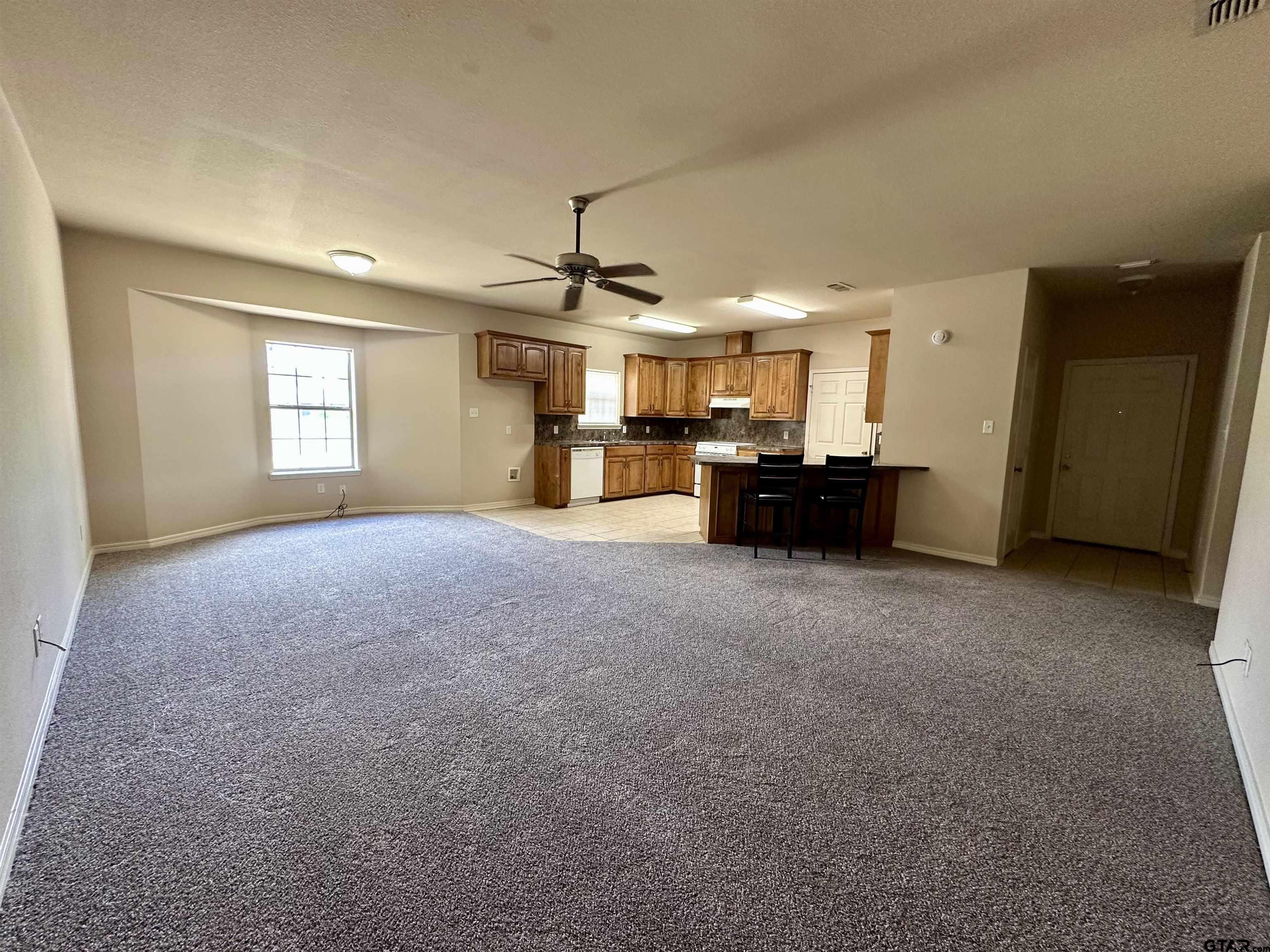 404 South White Oak Road White Oak, TX 75693 - Photo 2 of 8