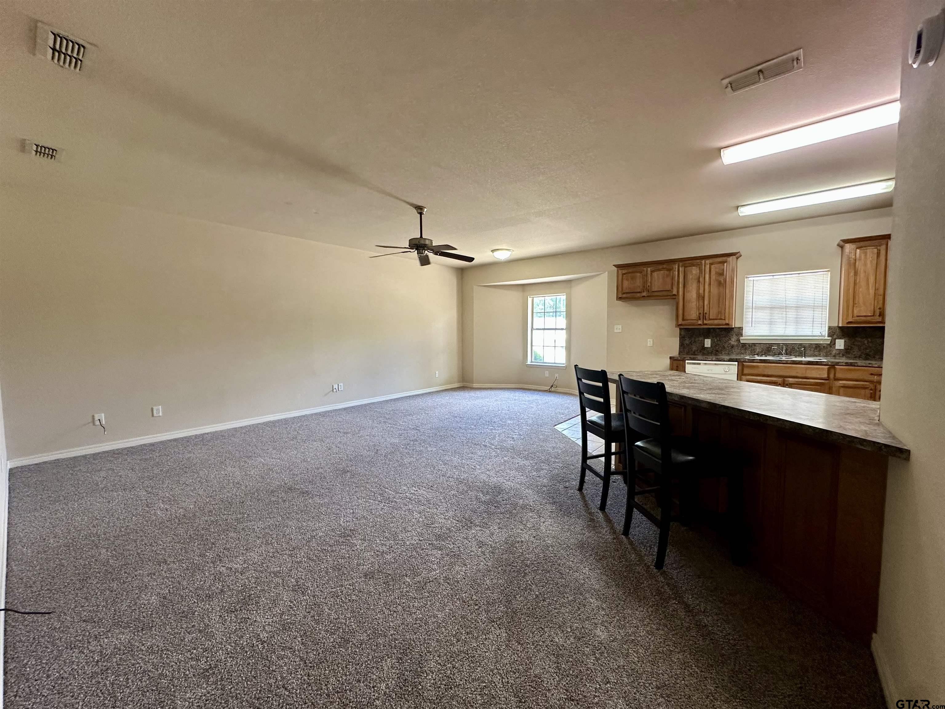 404 South White Oak Road White Oak, TX 75693 - Photo 4 of 8