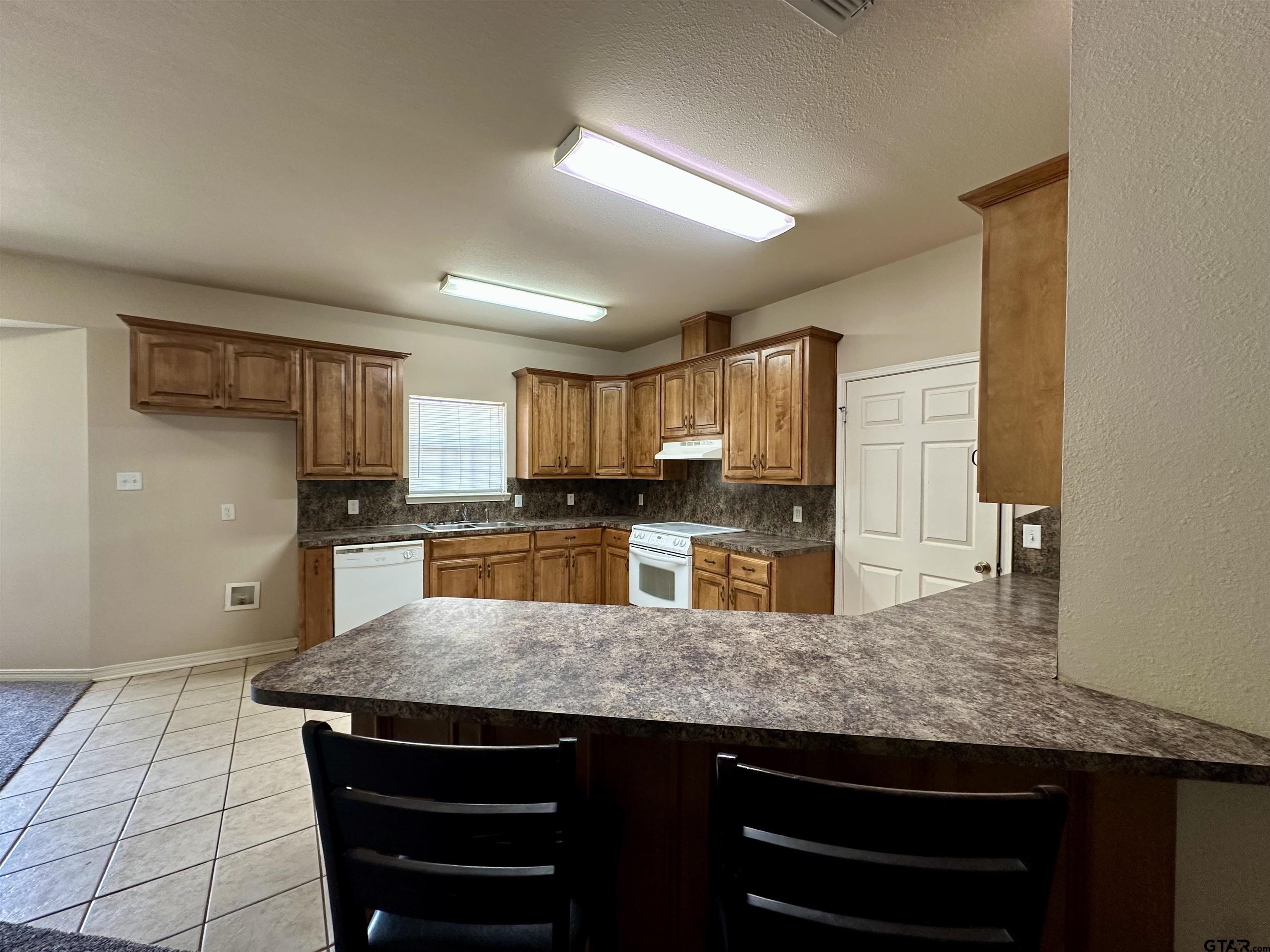 404 South White Oak Road White Oak, TX 75693 - Photo 5 of 8