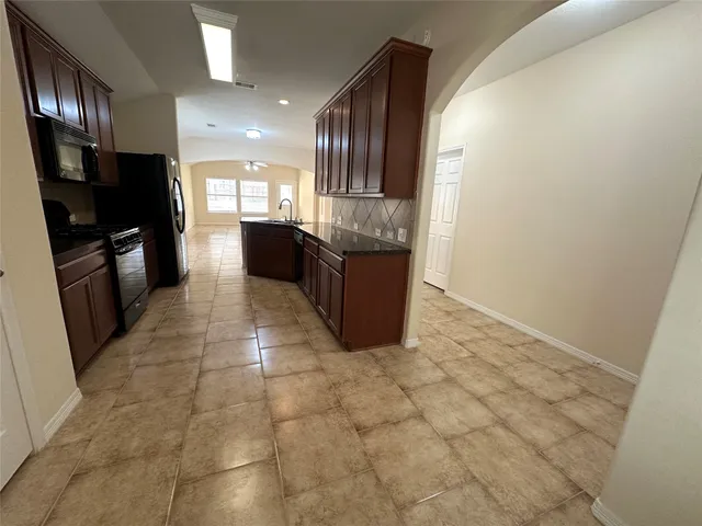 $1,800 | 18922 Wellock Lane, Tomball, TX 77375