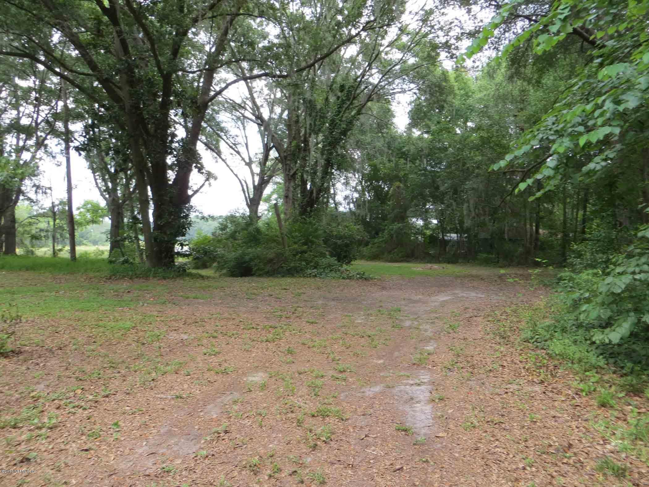1723 Davis Road Jacksonville, FL 32218 - Photo 2 of 12 Driveway