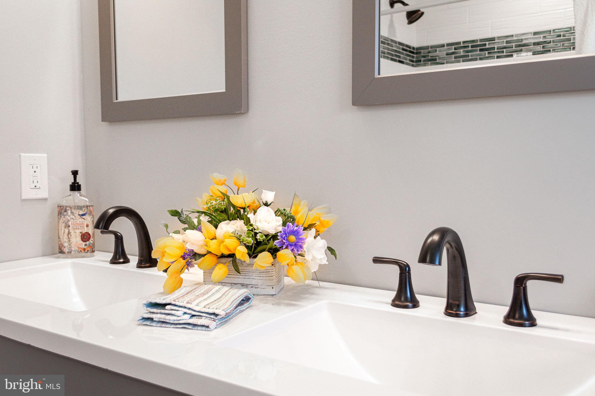 34 Evans Avenue Lutherville-Timonium, MD 21093 - Photo 17 of 36 Dual sinks