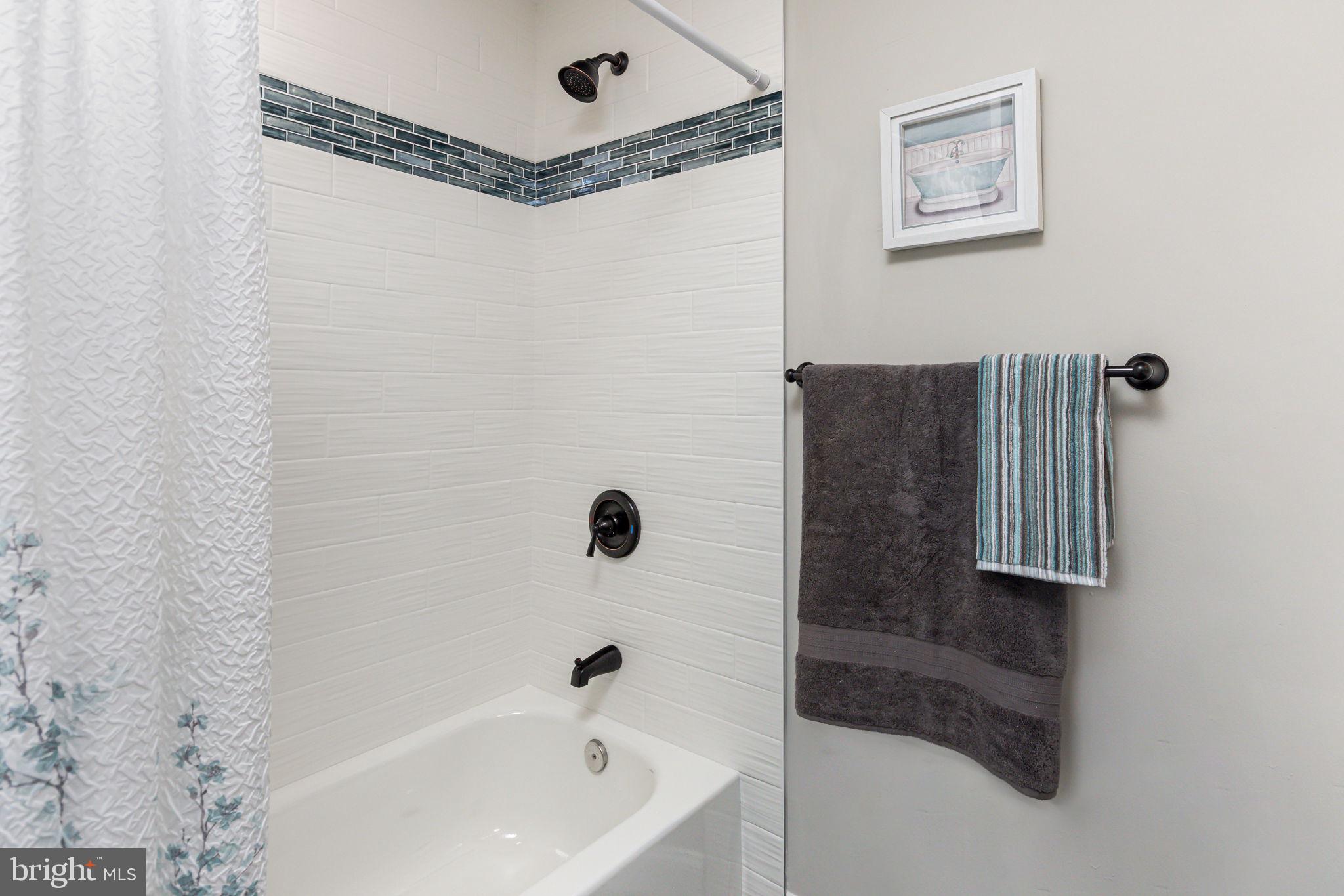 34 Evans Avenue Lutherville-Timonium, MD 21093 - Photo 18 of 36 Custom tile