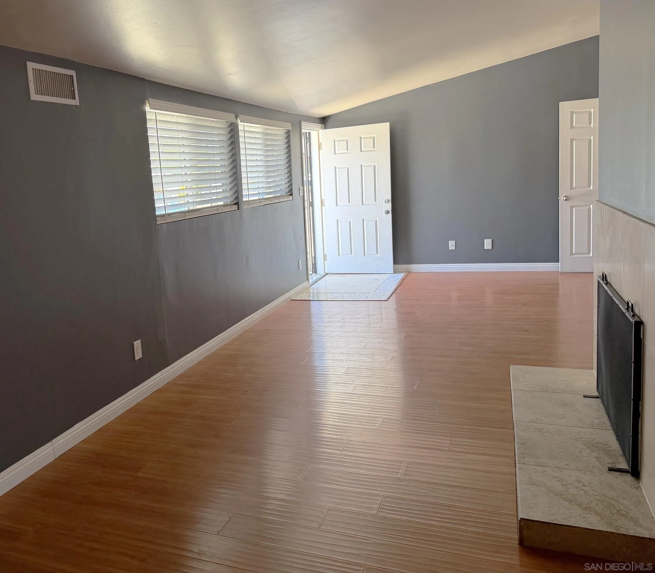 12923 Slack Street Poway, CA 92064 - Photo 5 of 27