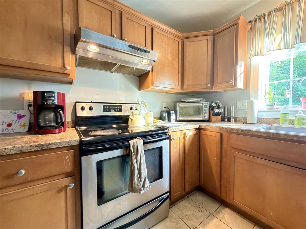 215 Main Street Sturbridge, MA 01566 - Photo 10 of 34