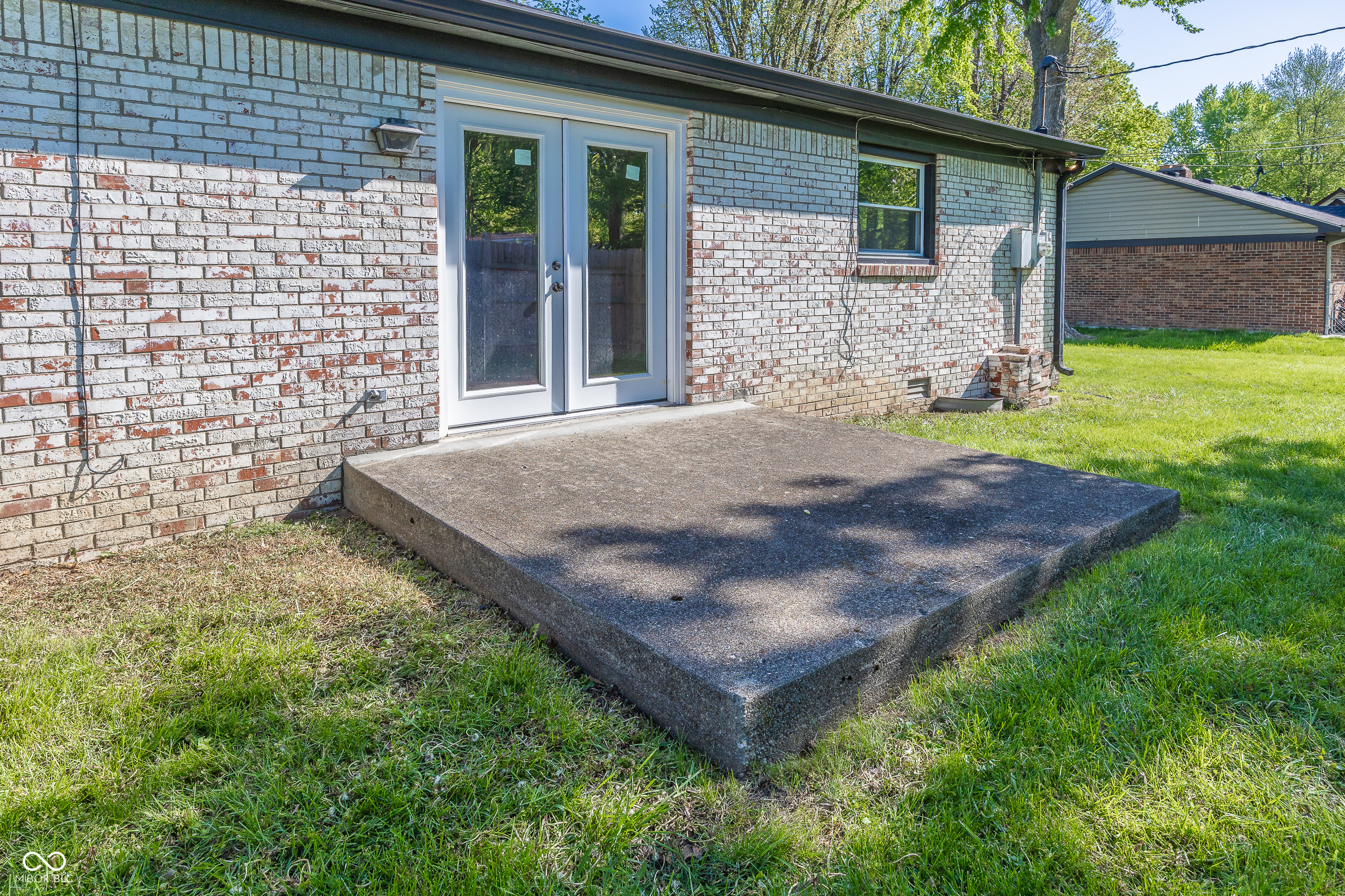 8021 Guion Road Indianapolis, IN 46268 - Photo 4 of 26