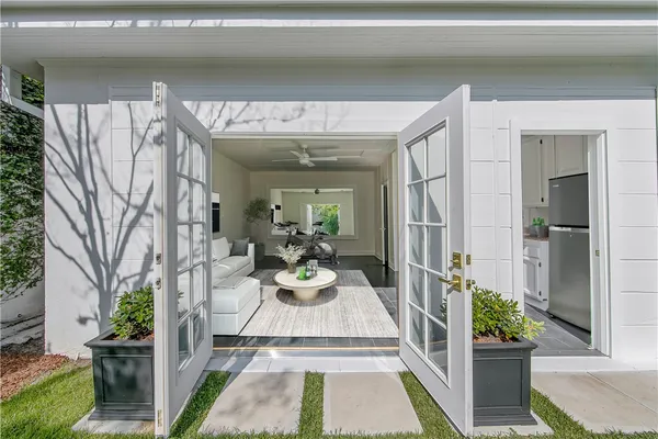 $6,100,000 | 333 South Arden Boulevard, Los Angeles, CA 90020