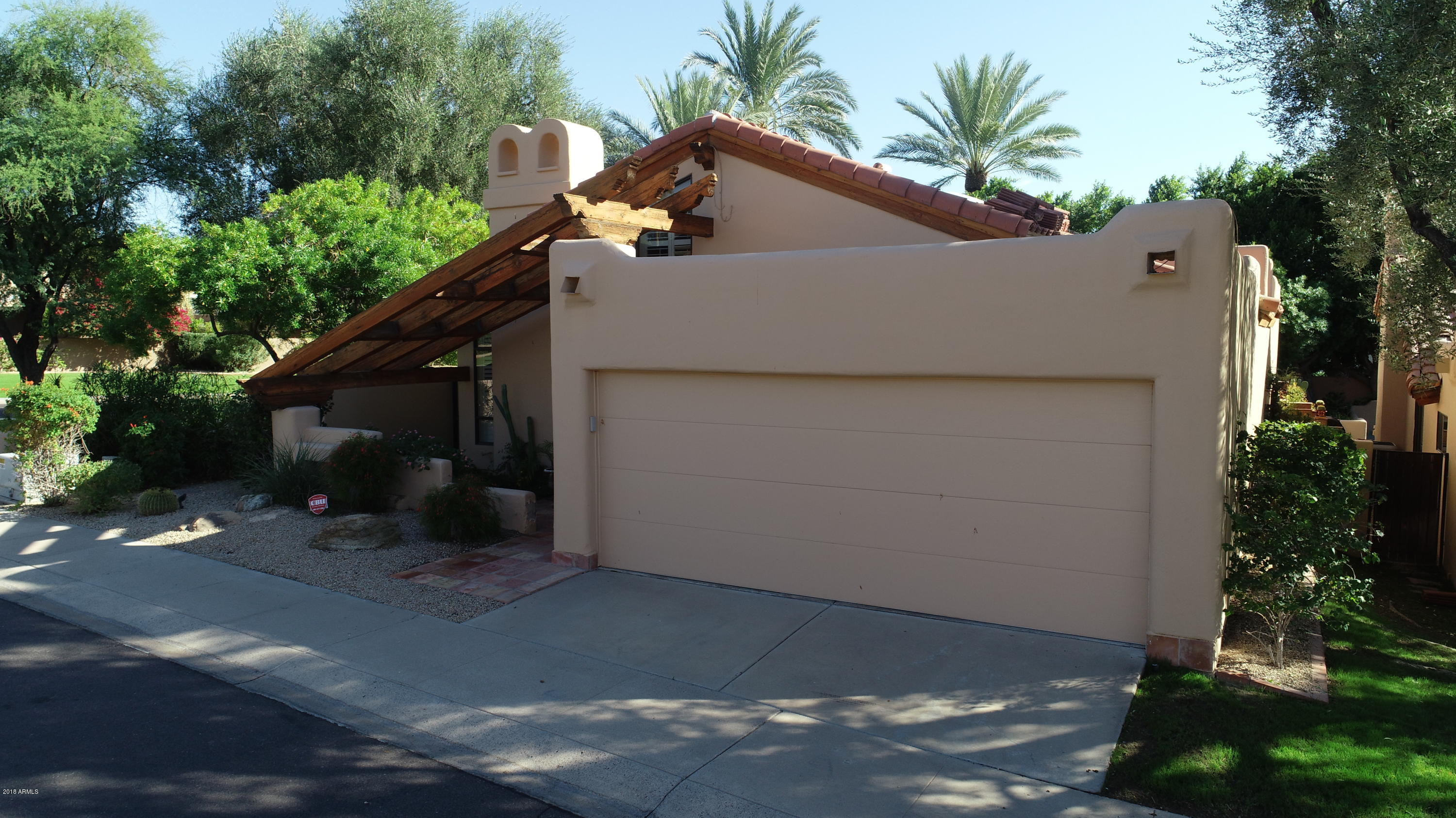 6237 North 29th Place Phoenix, AZ 85016 - Photo 3 of 75 DJI_0091