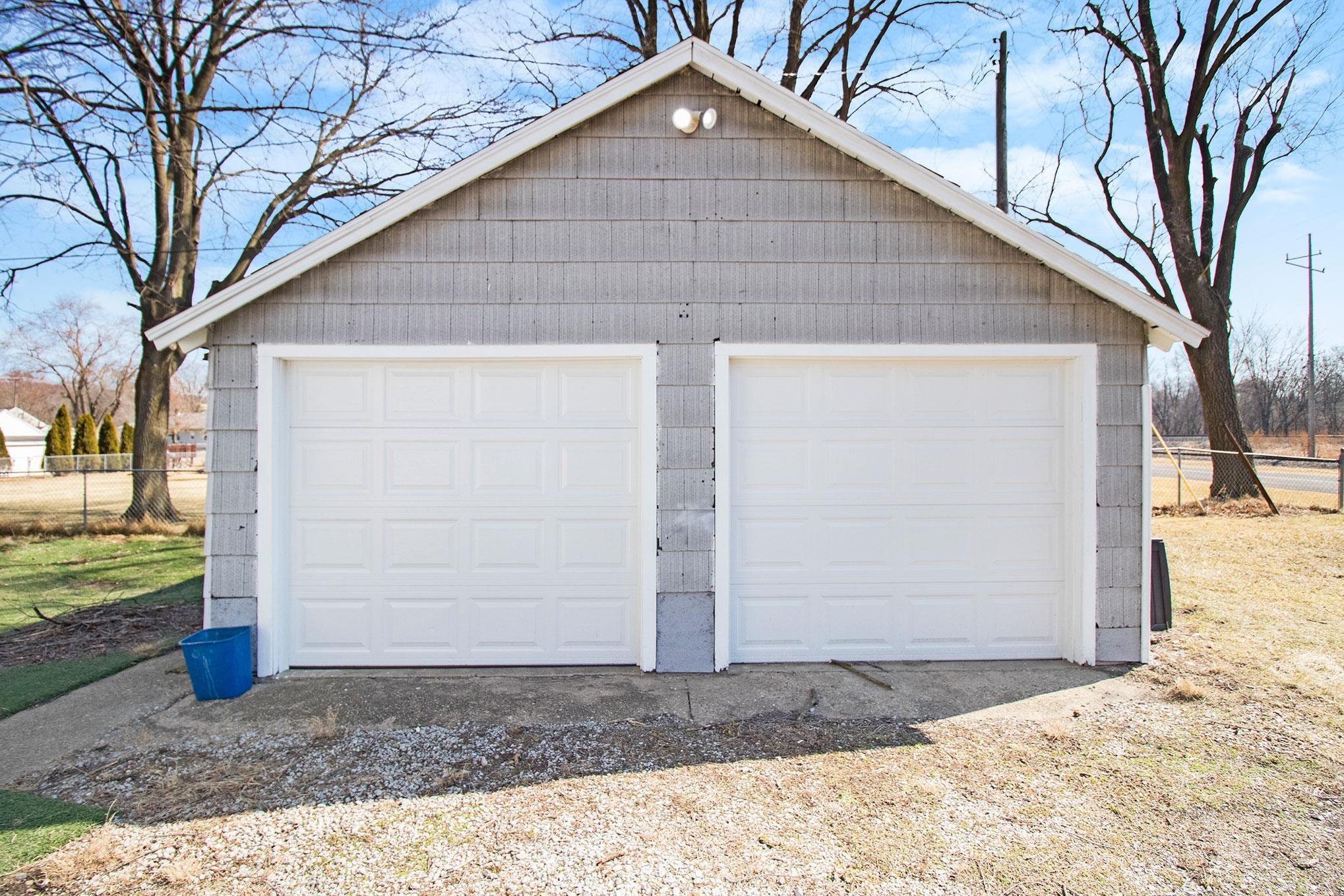 55550 Mayflower Road South Bend, IN 46628 - Photo 4 of 14 Gallery Image 4