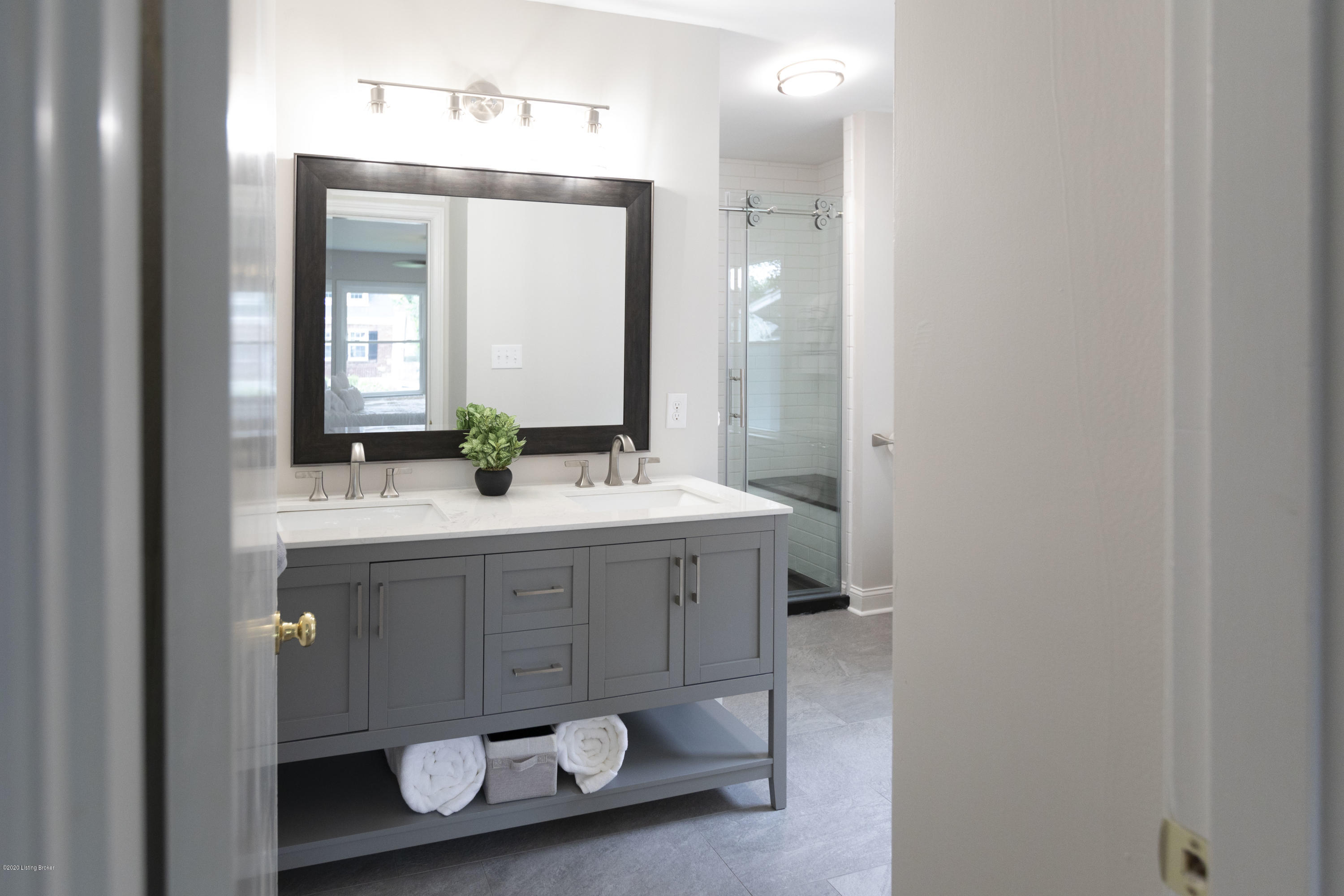 2917 Beaumont Road Louisville, KY 40205 - Photo 12 of 25 Master Bath