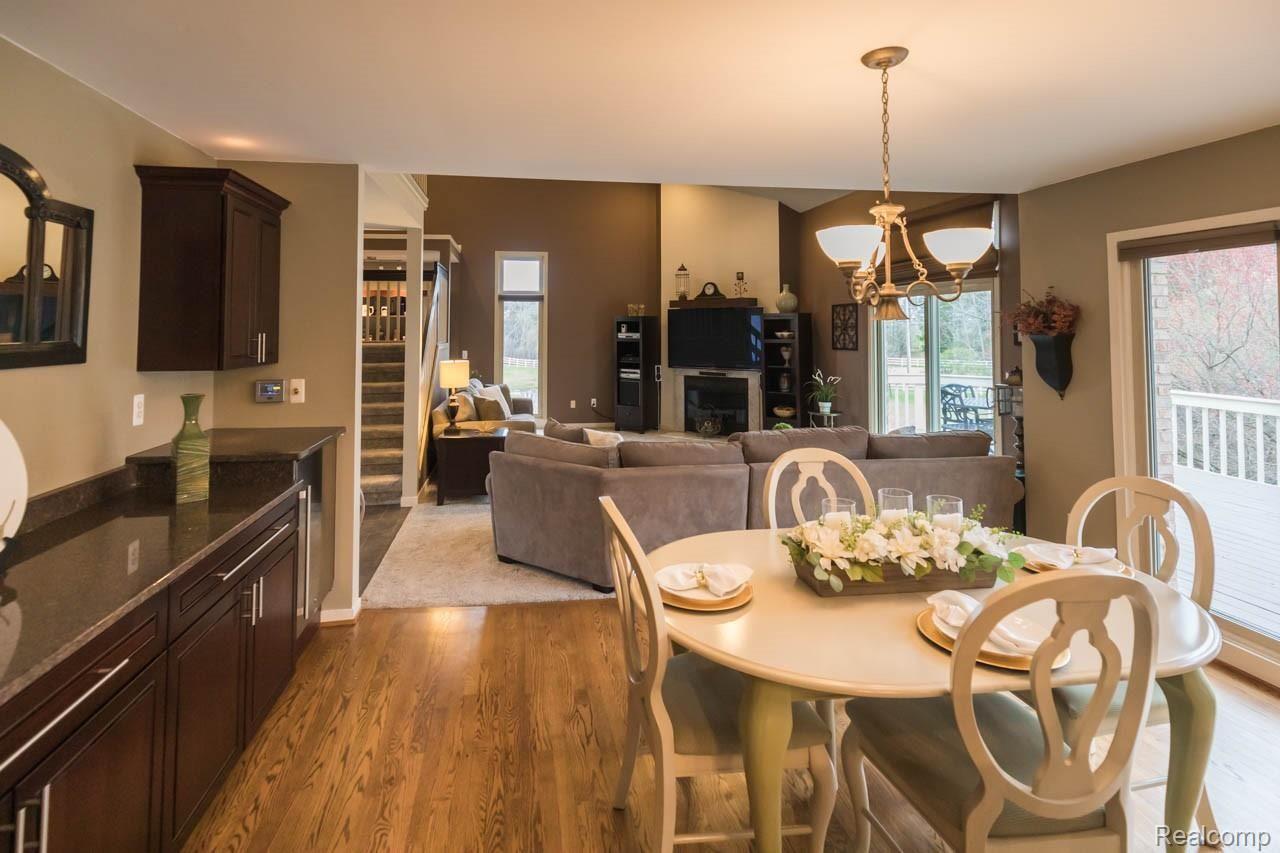 37291 Chesapeake Road Farmington, MI 48335 - Photo 12 of 45 Incredible dining space