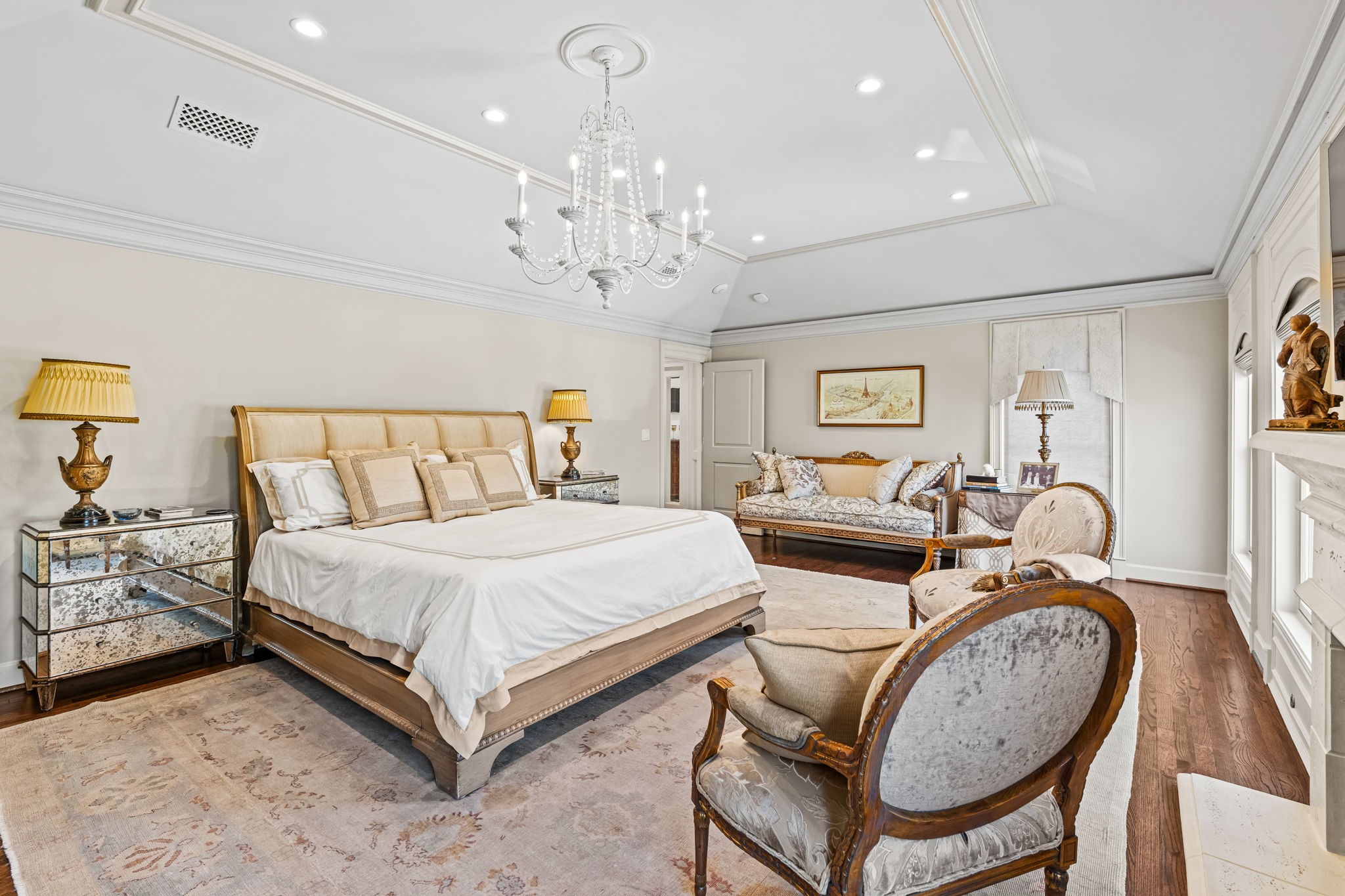 2017 Dryden Road Houston, TX 77030 - Photo 25 of 40 The Primary Bedroom