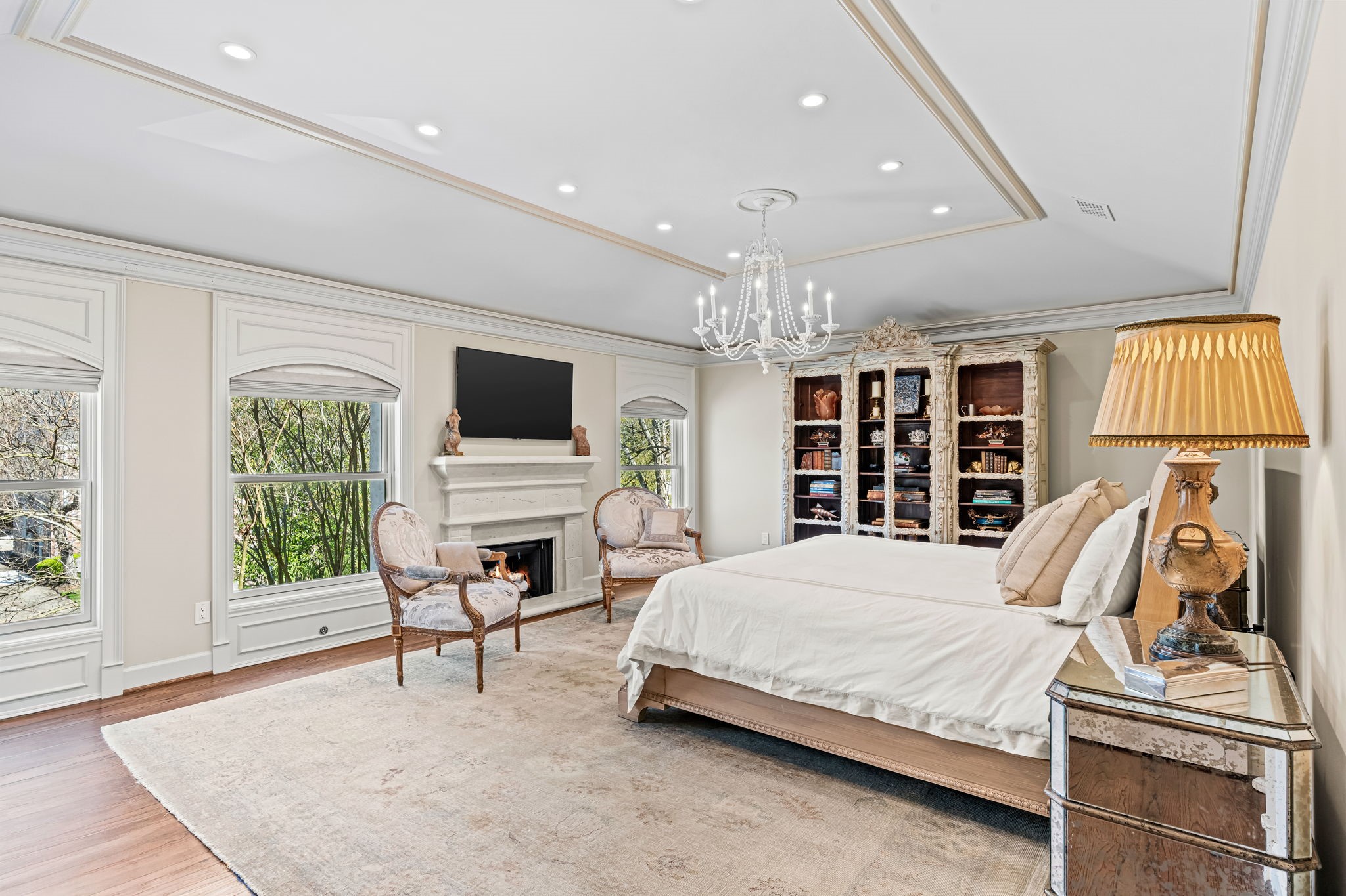 2017 Dryden Road Houston, TX 77030 - Photo 26 of 40 Set apart like its own private wing, this retreat understands the assignment: space, symmetry, and a sense of calm that starts the moment you cross the threshold.