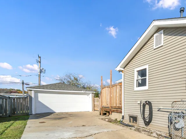 $230,000 | 1820 Tomahawk Trail, Round Lake Heights, IL 60073